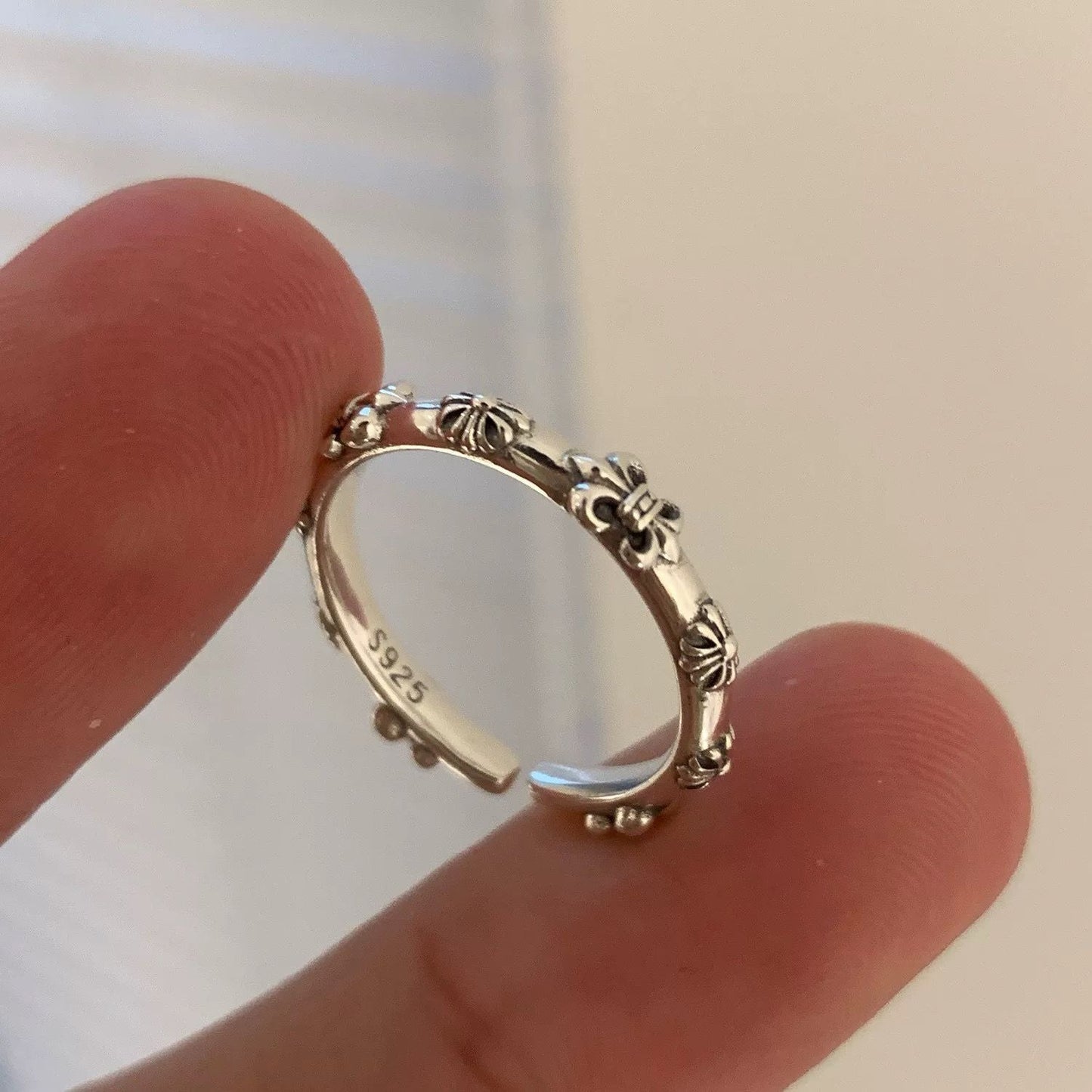 Silver Cross Military Flower Relief Ring
