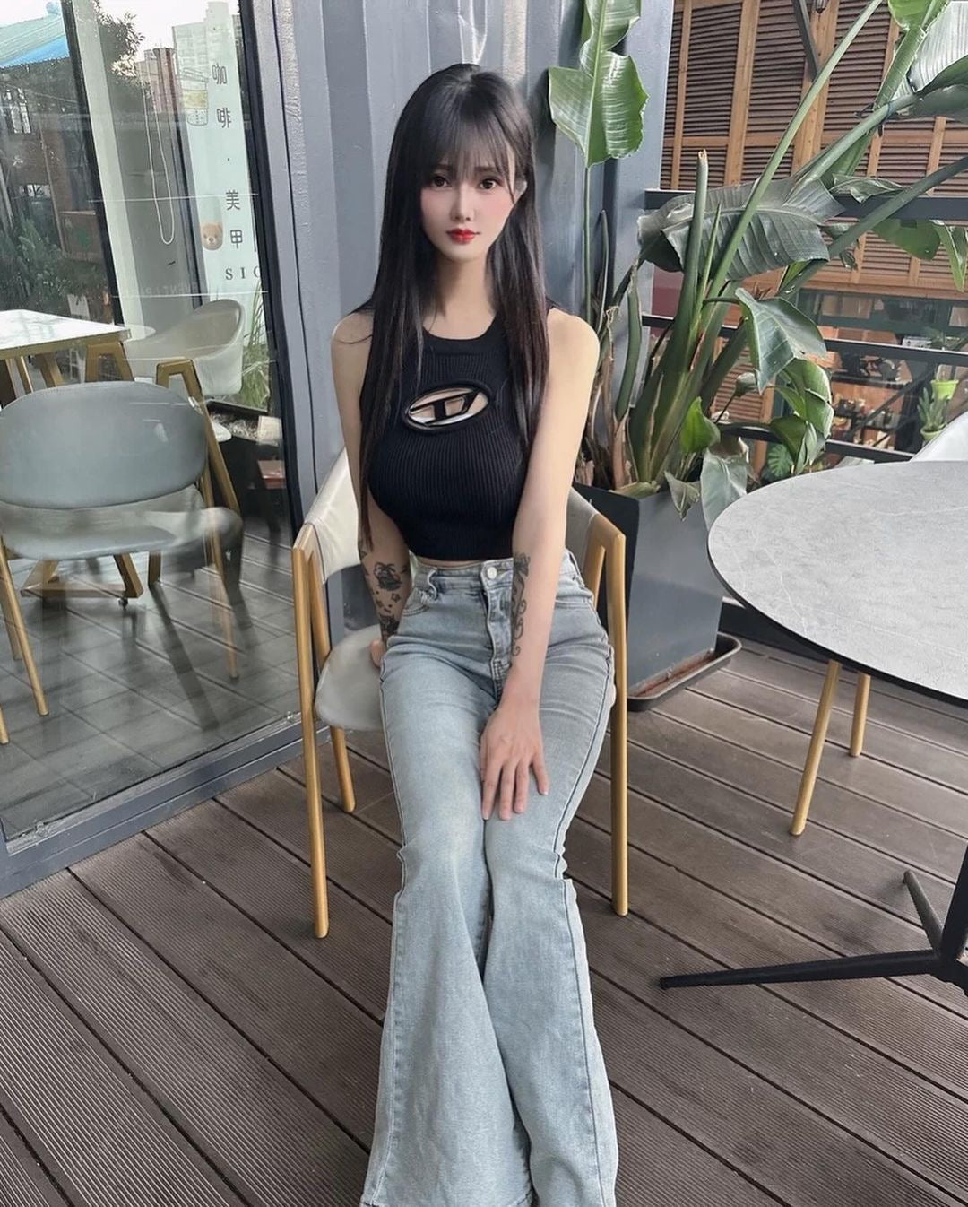 D TANK TOP