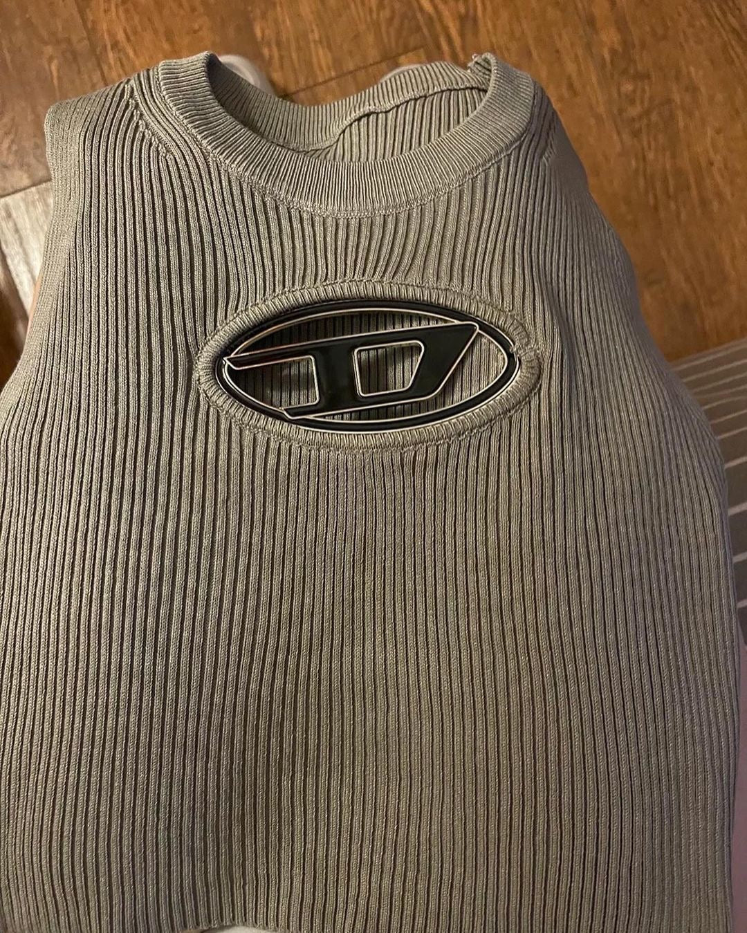 D TANK TOP