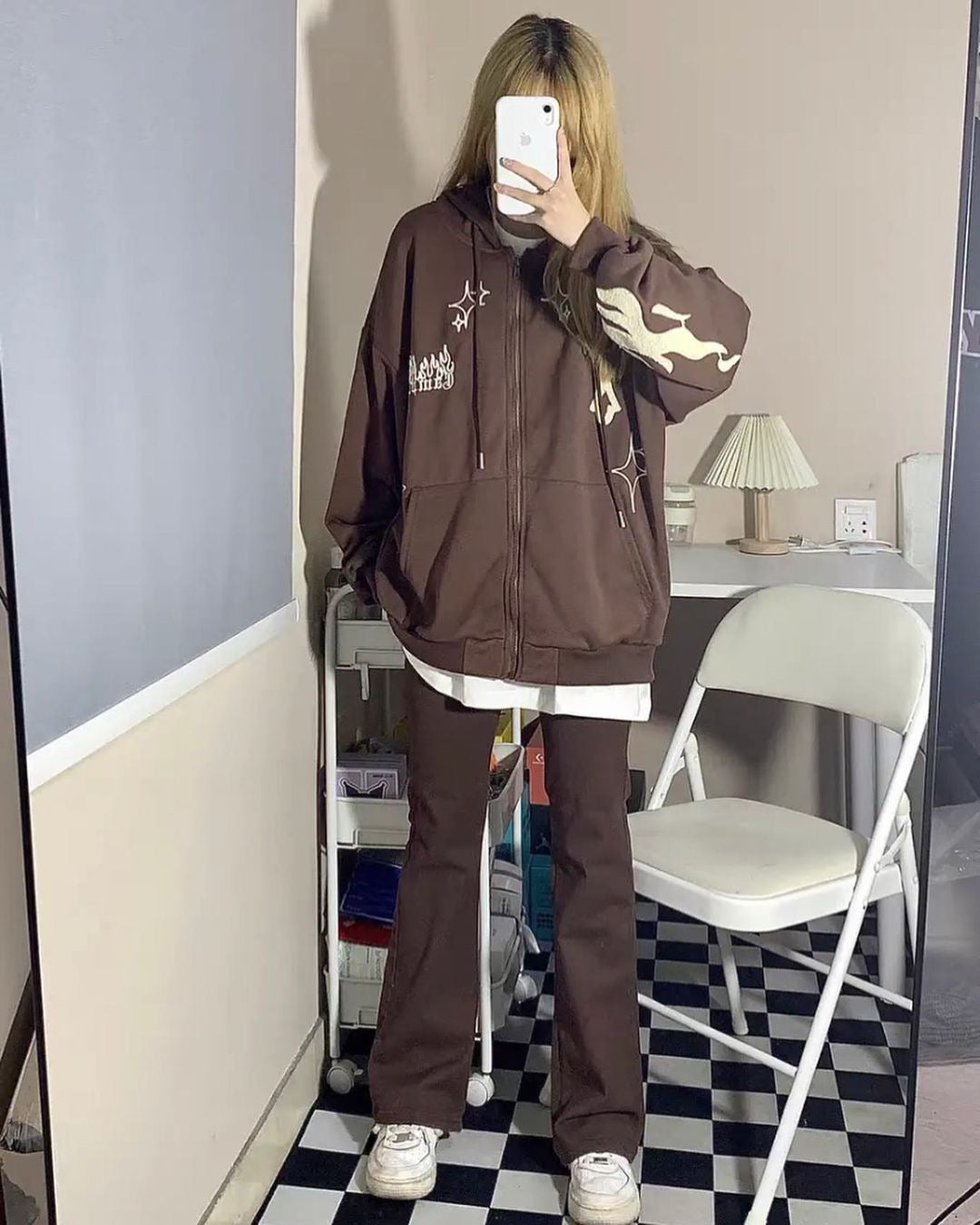 Brown Streetwear hoodie outfit showcasing Acubi fashion in India trend