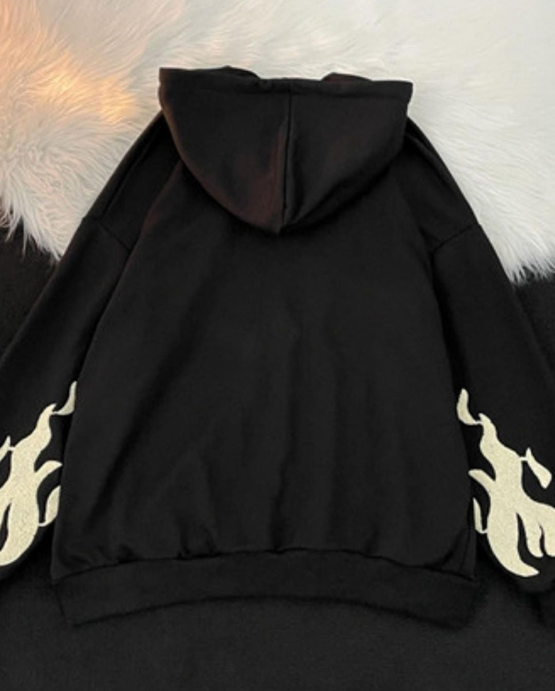 Streetwear hoodie outfit showcasing Acubi fashion in India trend
