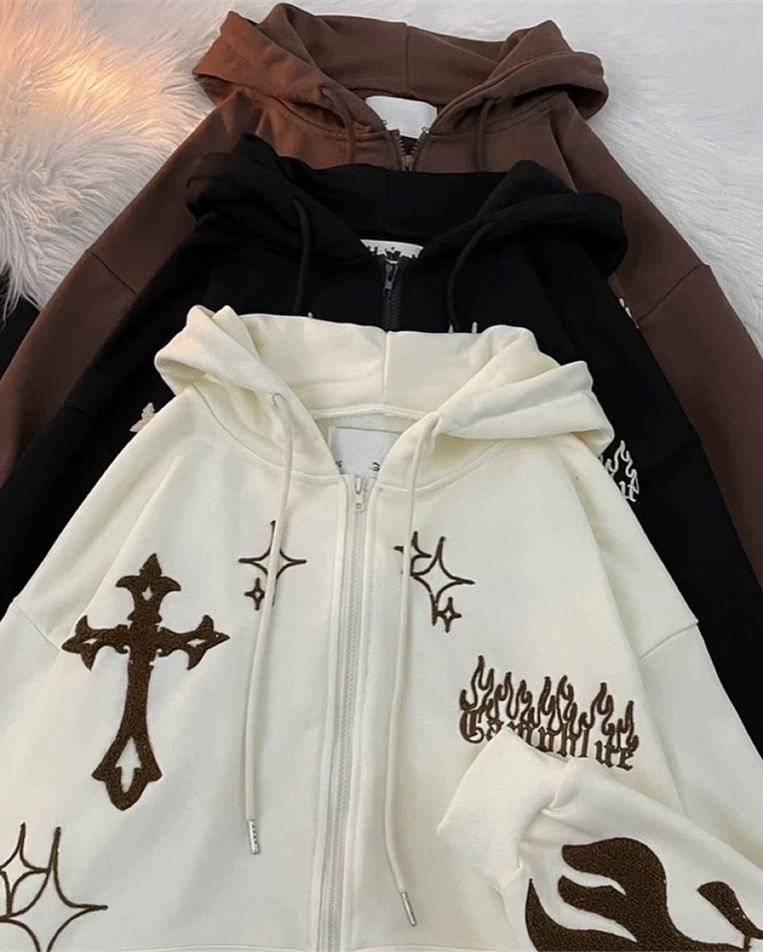 Streetwear hoodie outfit showcasing Acubi fashion in India trend