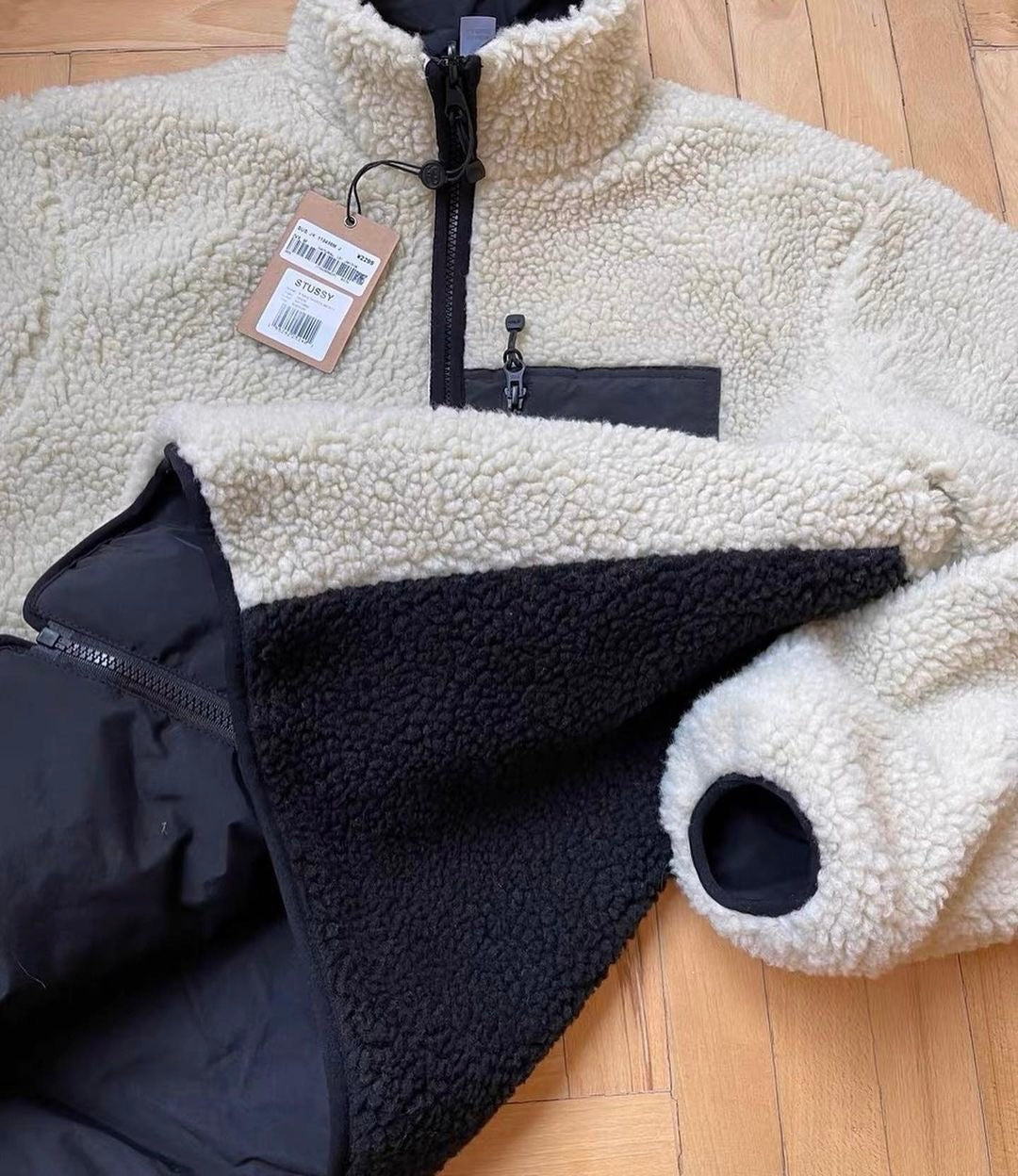 Sttussy 8 ball sherpa reversible white and black jacket for street fashion in India winter outfit