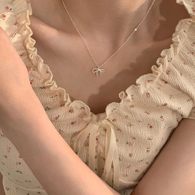 Simple Bow Line Necklace