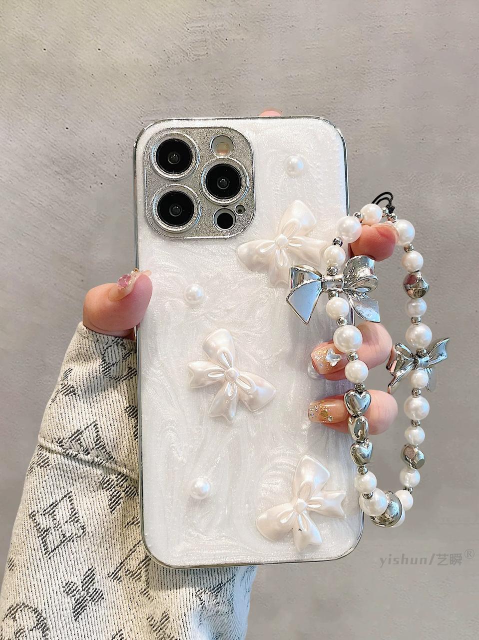 Beautiful Three-Dimensional Pearl Bow Phone Case